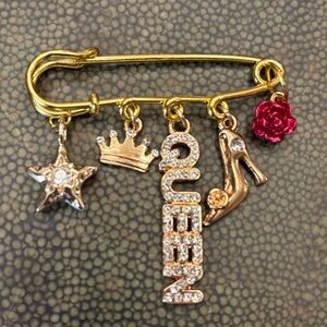 New fun bling Gold Queen Charm Brooch